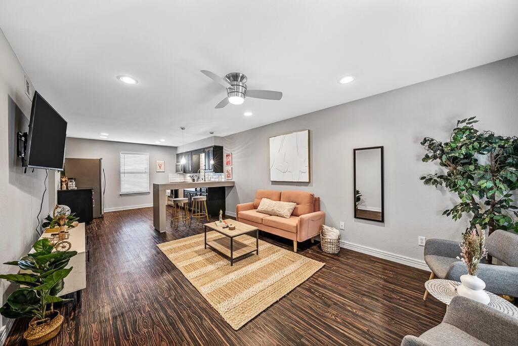 واكو Luxe Condo In City Center المظهر الخارجي الصورة